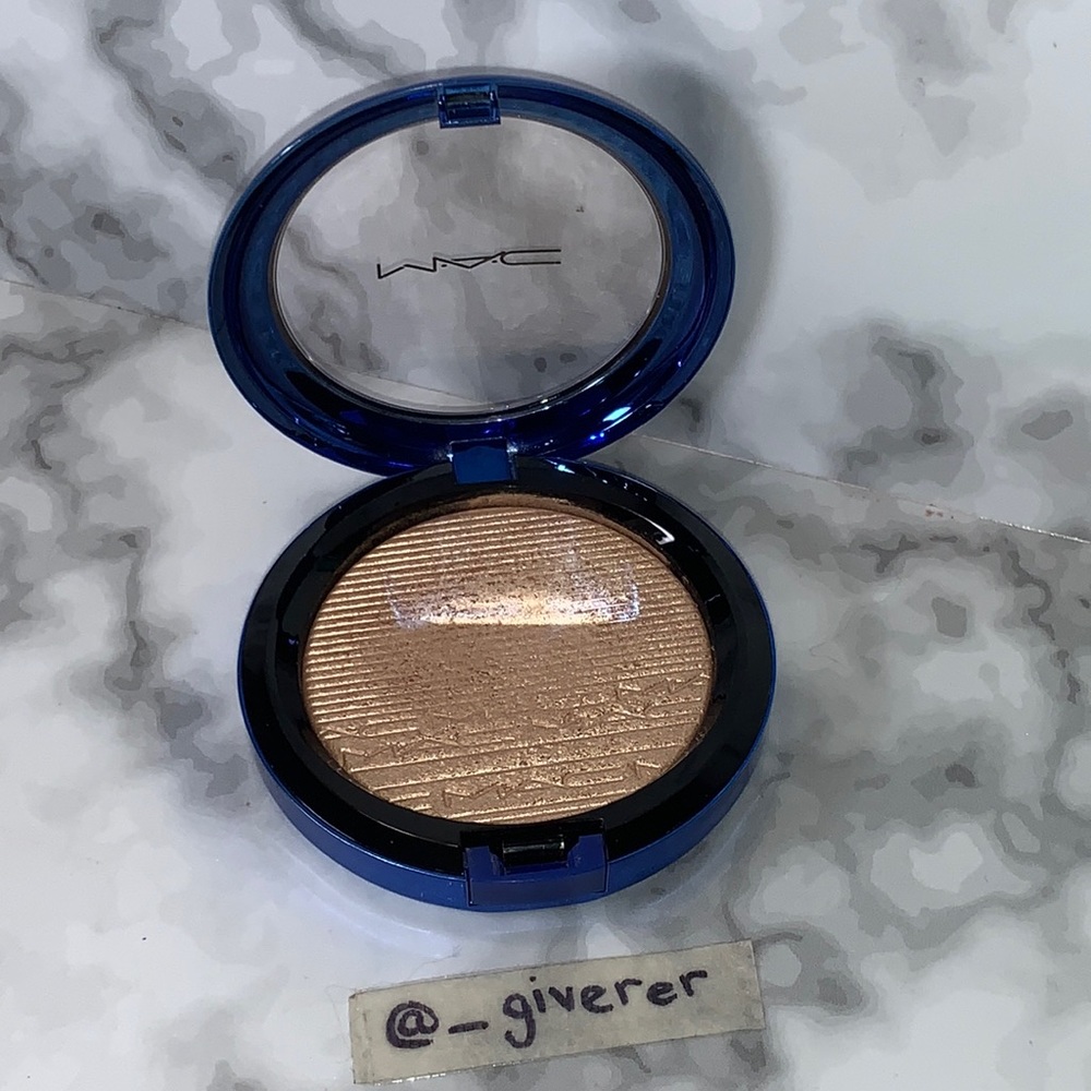 OH, DARLING Extra Dimension Skinfinish MAC Highlighter